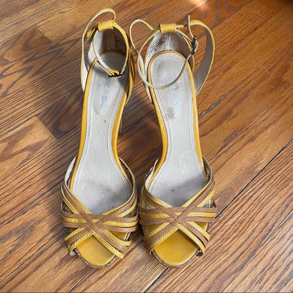 Tan and yellow strappy heels - Picture 2 of 6
